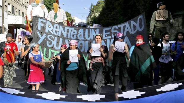 Familiares de Rafael Nahuel participaron de una marcha en Bariloche para pedir justicia