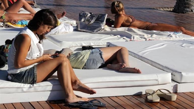 Claves para navegar y conectarse seguros durante las vacaciones