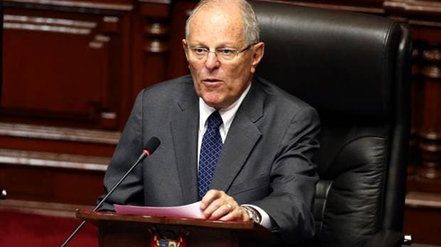 Kuczynski se salva de ser destituido por el Congreso peruano