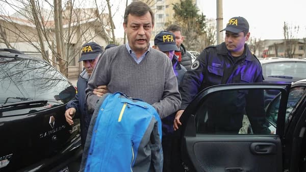 El contador Manzanares admitió que borró los libros de Hotesur con liquid paper por orden de Cristina Kirchner