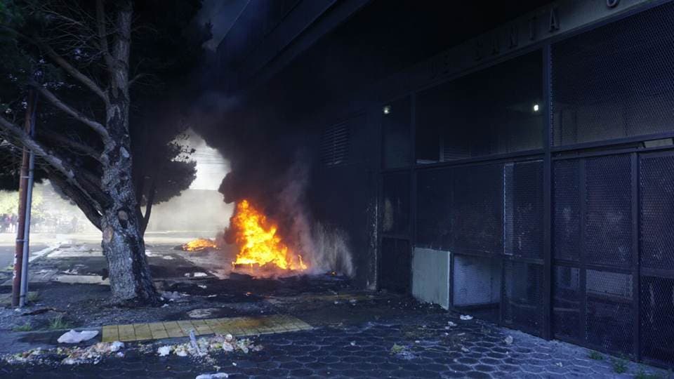 Río Gallegos: protestas, desalojo y una herida frente a la Legislatura antes de la última sesión del año