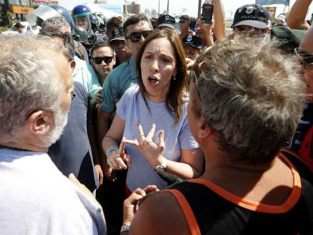 María Eugenia Vidal se enfrentó a un grupo de guardavidas que le hacía un piquete