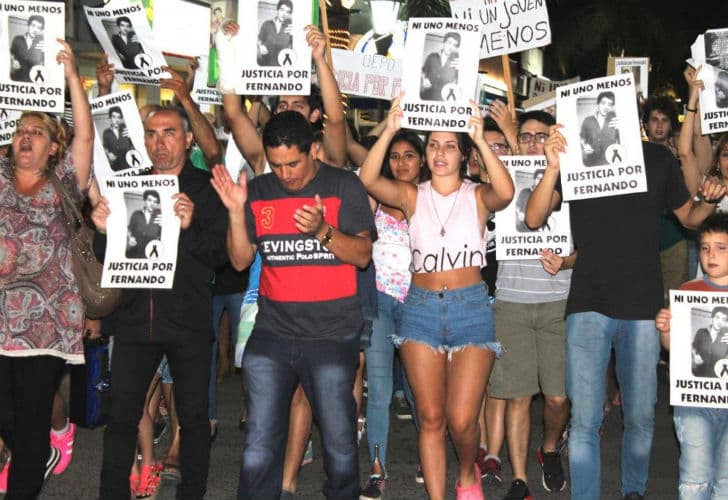 Multitudinaria marcha para pedir justicia por el joven asesinado por su exnovia