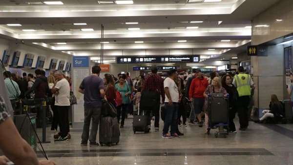 Demoras en el aeropuerto de Ezeiza por una protesta gremial de la empresa Intercargo