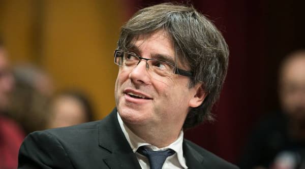 Separatistas catalanes acordaron reelegir al prófugo Carles Puigdemont como presidente regional