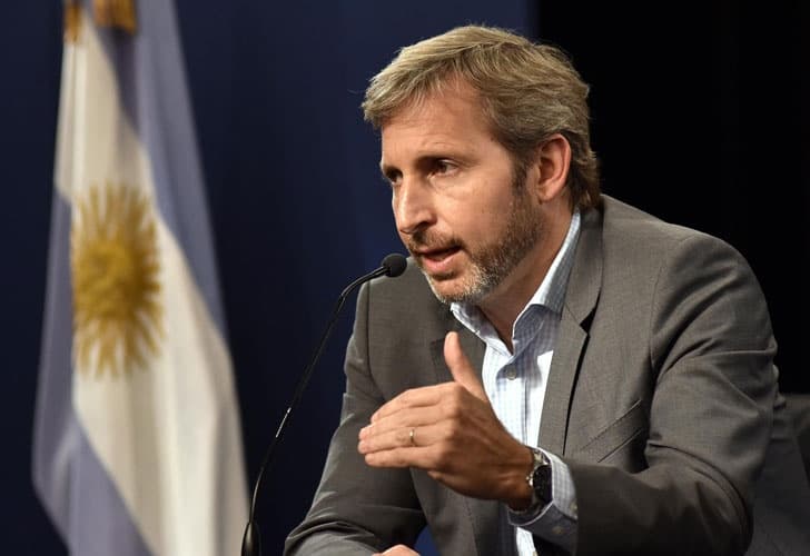 Ministerios reducirán hasta en un 40% sus cargos políticos