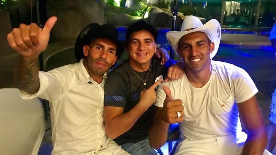 Chiqui Tapia estuvo en el cumpleaños de Carlos Tevez y alimentó la polémica