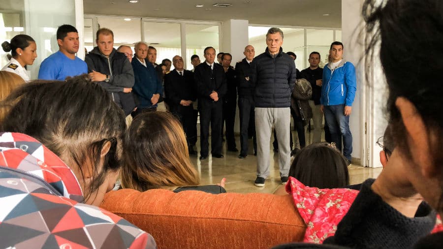 En medio de los reclamos por el operativo de búsqueda, Macri recibe a familiares de los tripulantes del submarino ARA San Juan