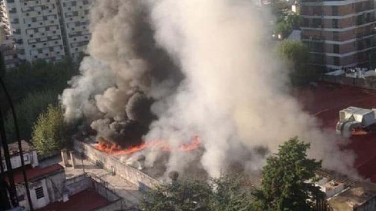 Se incendia el depósito de un supermercado en Belgrano