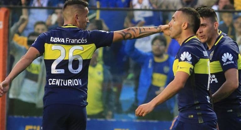 Centurión compartió picantes tuits ¿Contra Tevez?