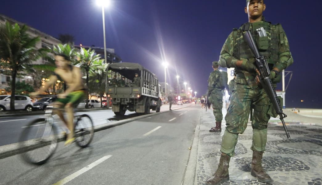 Por la ola de violencia, Temer decretará la intervención militar del estado de Río de Janeiro