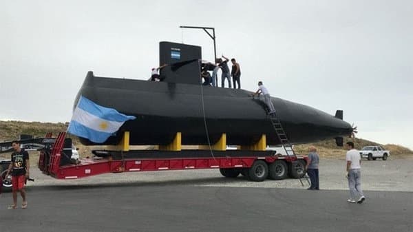 Una réplica del ARA San Juan inició en Trelew un recorrido por todo el país