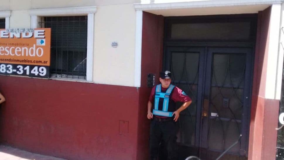 Hallan a dos mujeres muertas en departamento de Villa Crespo