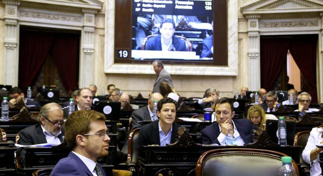 Cambiemos promueve una ley para juzgar a Moyano por corrupción