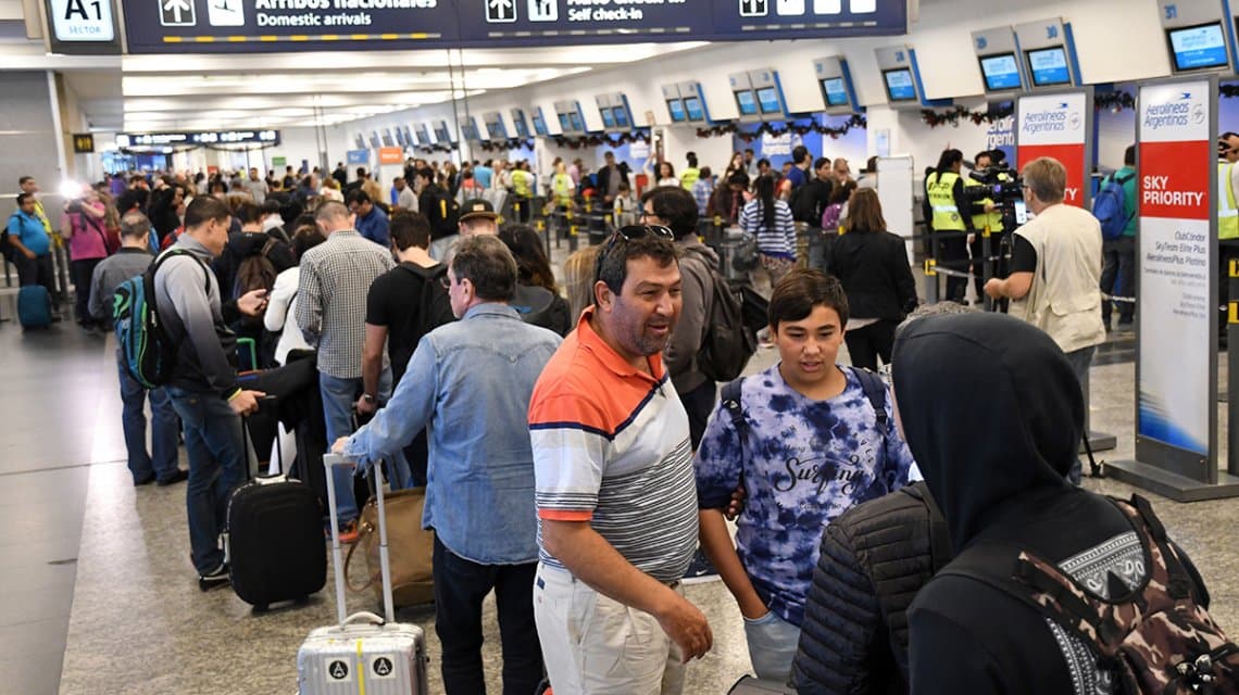 Protesta en Ezeiza de trabajadores de Latam