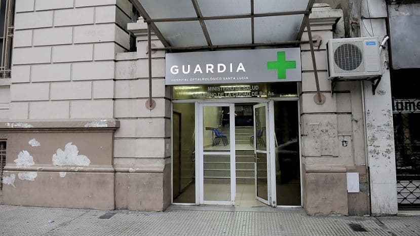 Impulsan un proyecto para cobrar por la educación universitaria y la salud a extranjeros sin residencia