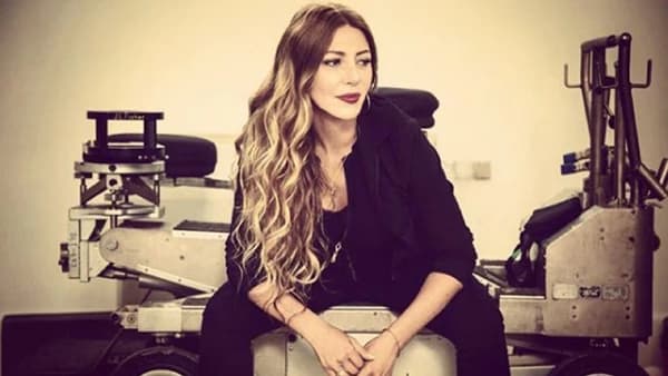 Mónica Ayos: «Mi ex marido me violó e intentó hacer lo mismo con mi mejor amiga»