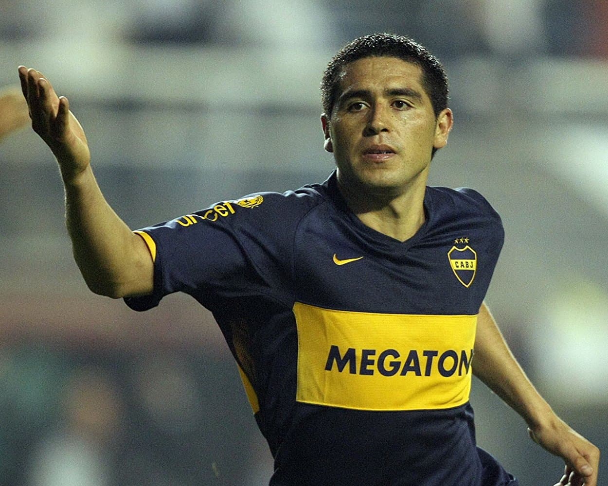 El hermano de Juan Román Riquelme le pegó tan duro a Fernando Gago que borró el posteo