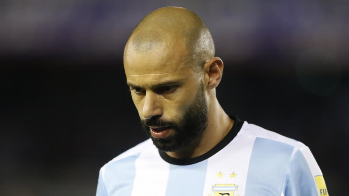 Mascherano se planta contra Sampaoli: «Yo quiero jugar de cinco»