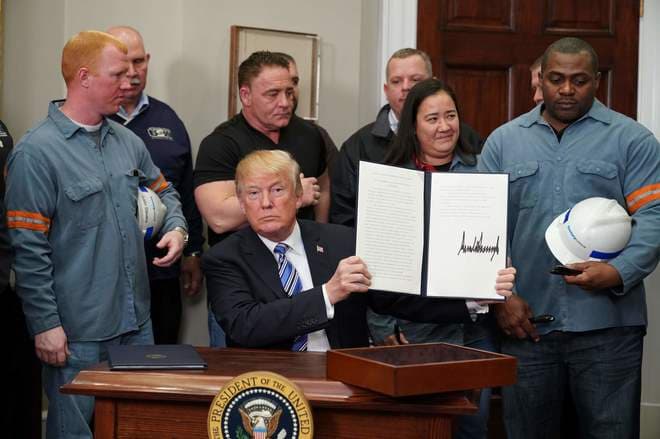 Trump impone oficialmente aranceles del 25% al acero y del 10% al aluminio