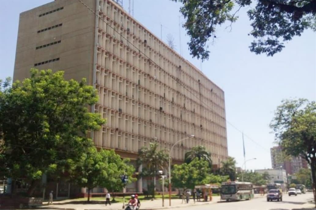 Allanan la Casa de Gobierno de Chaco por una causa de lavado de activos y enriquecimiento ilícito