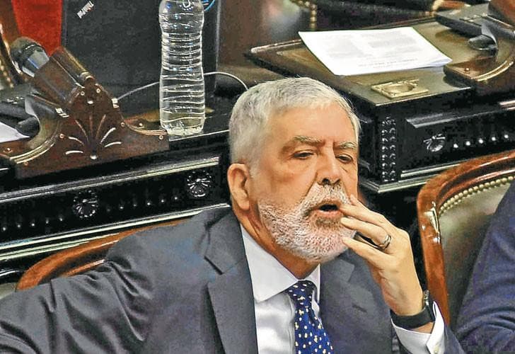 Piden investigar las cuentas bancarias de los tres hijos de Julio De Vido