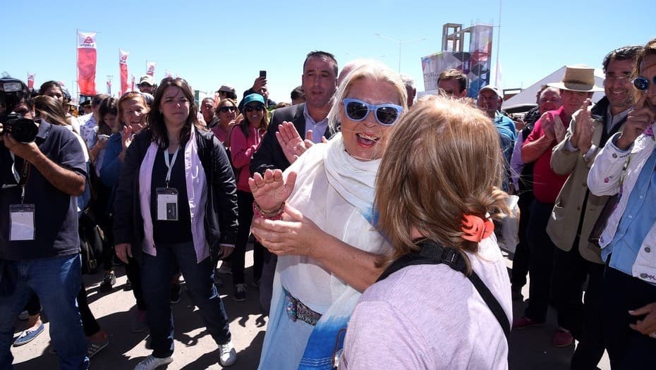 Elisa Carrió respaldó al ministro Luis Etchevehere: «No estamos frente a un corrupto»
