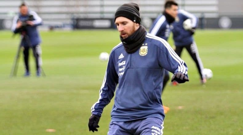 Argentina vs Italia: Lionel Messi se podría perder el amistoso por un problema muscular