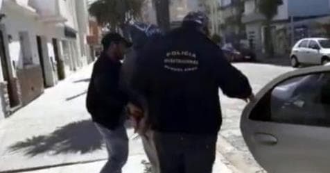 Detuvieron a un hombre por encerrar durante casi un año a su pareja e intentar matarla