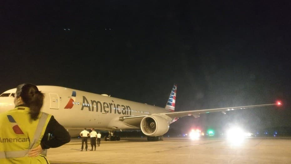 Ezeiza: un avión de American Airlines aterrizó de emergencia