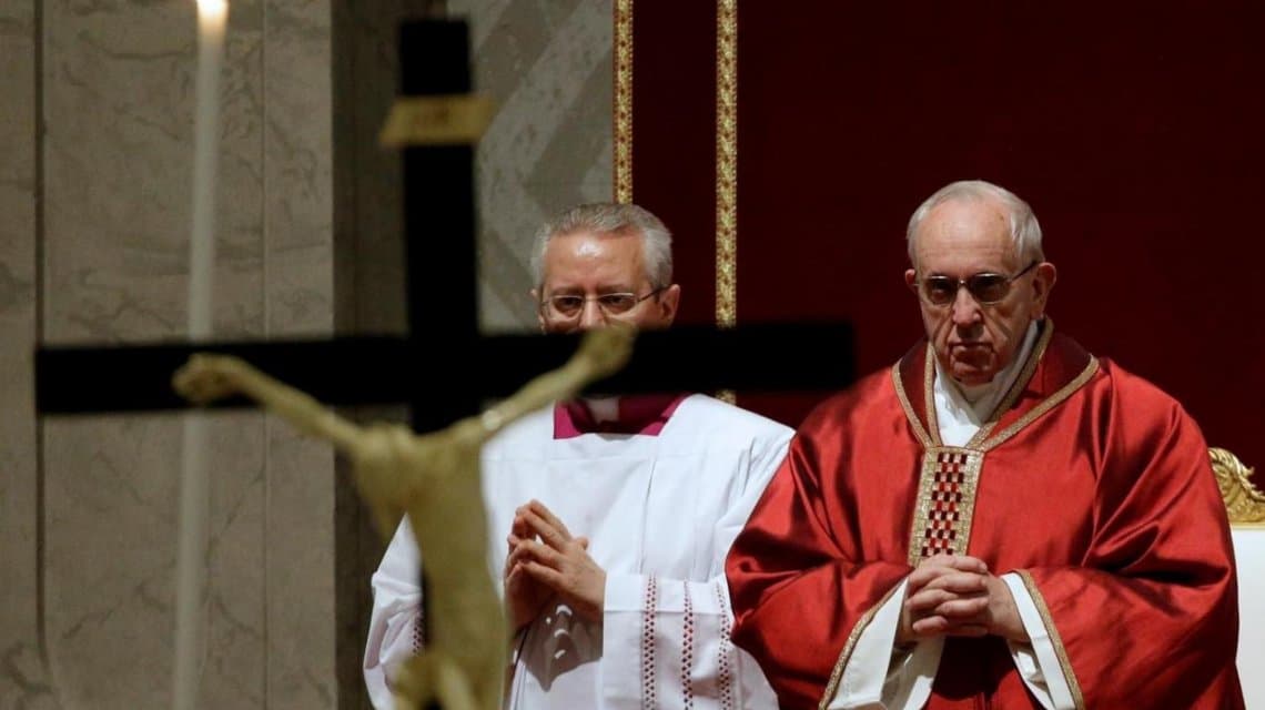 Francisco encabezó el Vía Crucis por sexta vez en el Coliseo de Roma