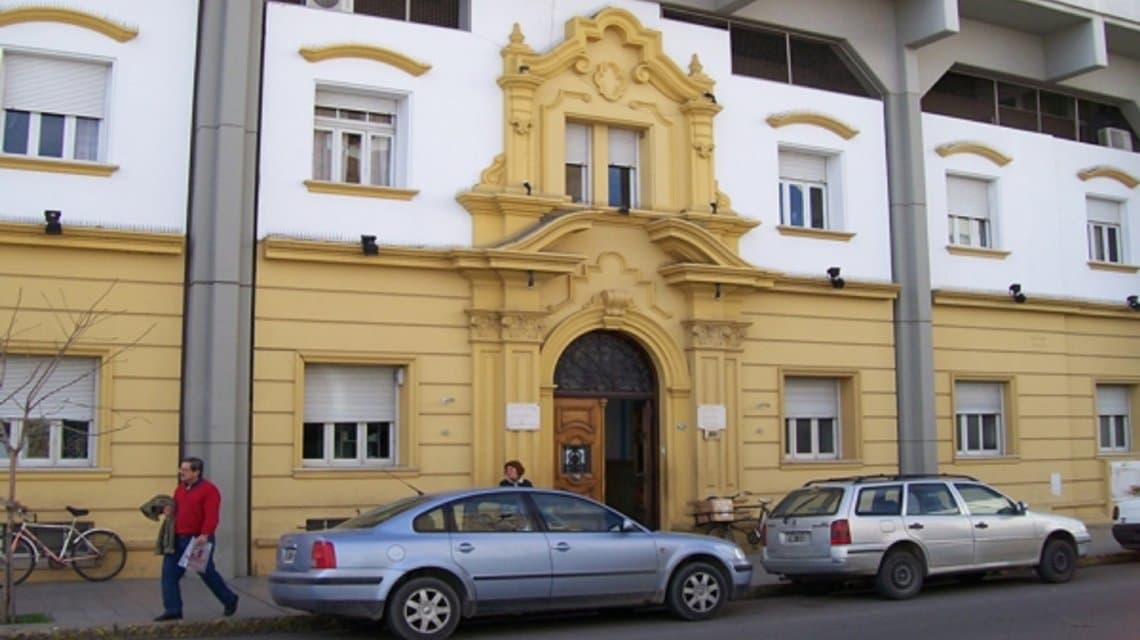 Bahía Blanca: una menor murió de sobredosis y apuntan al director de un colegio