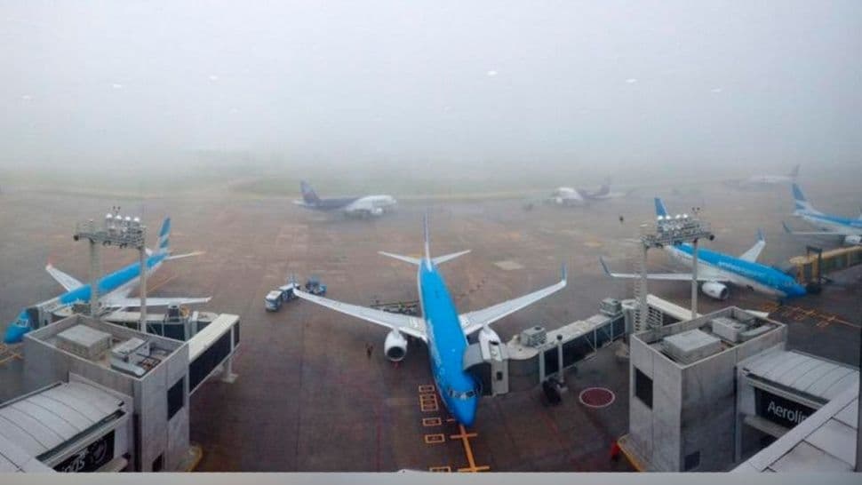 Muchos vuelos cancelados por la neblina en el aeropuerto de Ezeiza