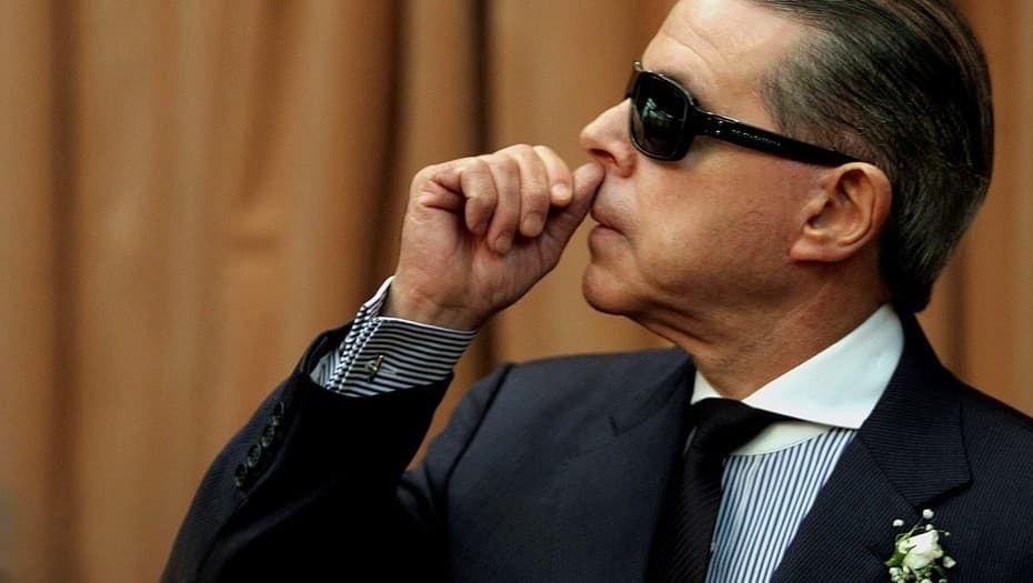 Allanan empresas de la pareja y de un amigo del exjuez Oyarbide