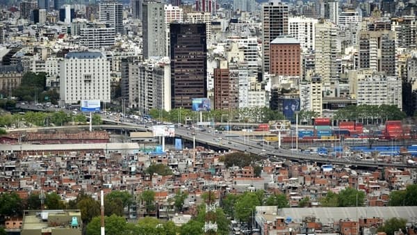 El Gobierno busca expropiar las tierras de las villas y hacer propietarios a sus habitantes