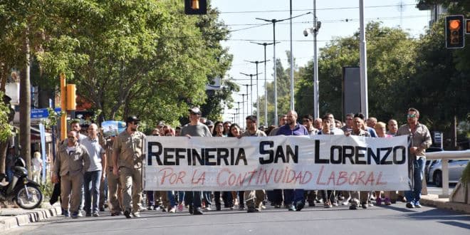 Blindan una de las refinerías de Cristóbal López por temor a un atentado