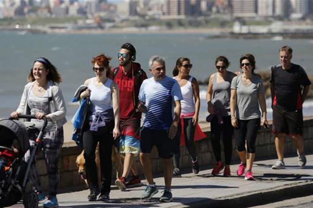 ¿Es feriado el lunes 30 de abril?
