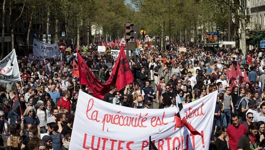 Miles de personas marchan en Francia contra las reformas de Macron