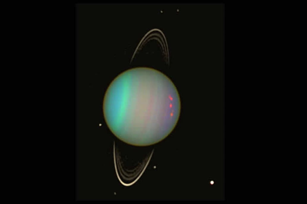 El planeta Urano tiene nubes de sulfuro de hidrógeno, el gas que les da olor a huevo podrido