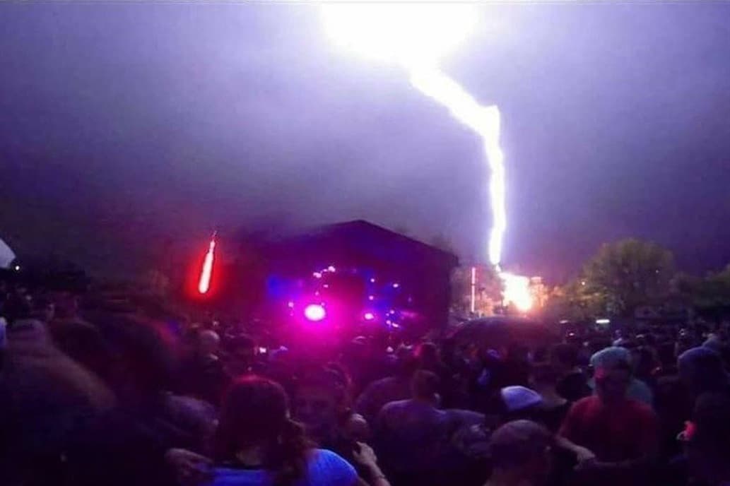 Temporal en Buenos Aires: un rayo cayó en medio de una fiesta electrónica