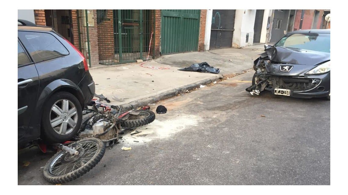 En Balvanera, una bailarina de pole dance persiguió, atropelló y mató a un motochorro que le robó su celular