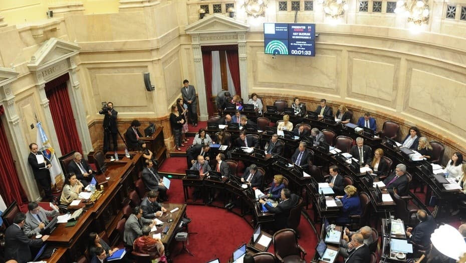 La oposición vota la ley que limita la suba de tarifas, pero Macri la vetará de inmediato