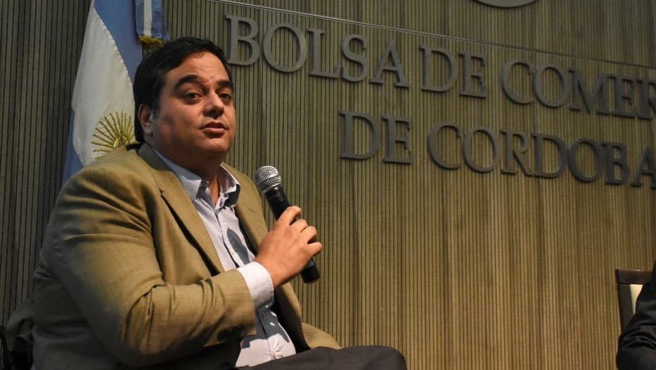 Por menor actividad entre los monotributistas, el empleo formal crece menos