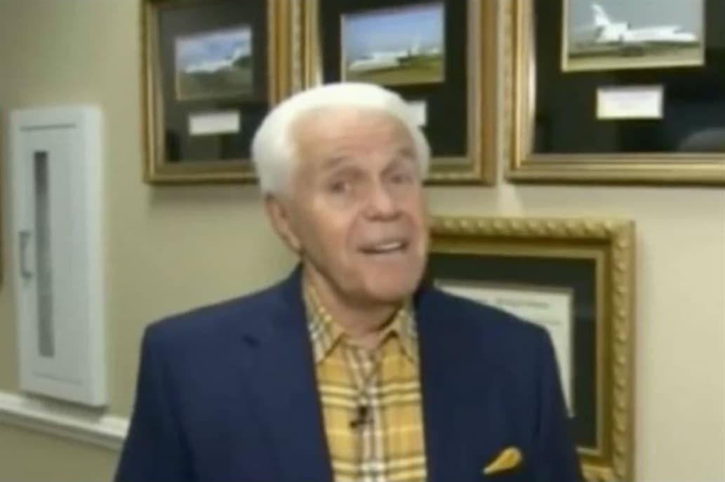 Un pastor evangelista pidió US$ 54 millones a sus fieles para predicar en avión