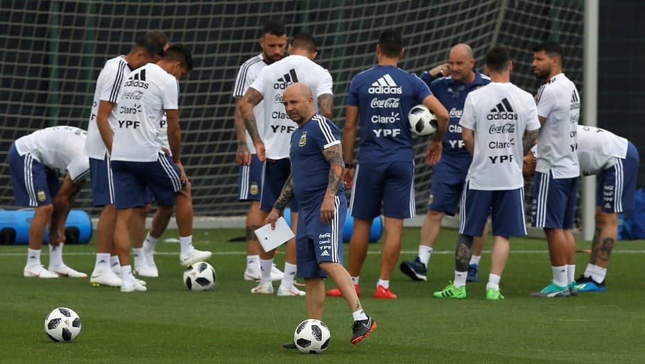 Después de la polémica, la Selección trabajó y Jorge Sampaoli dio pistas para el sábado