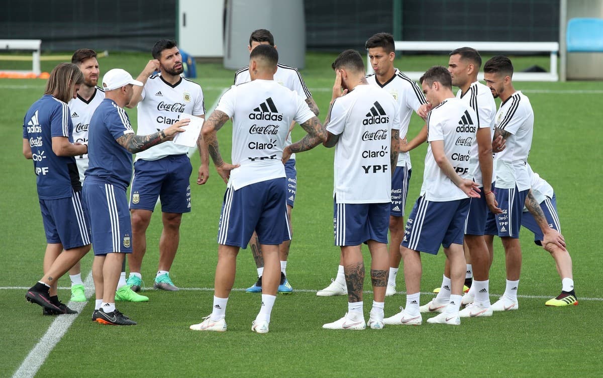 Dos ausentes en la nueva práctica de la Selección en Barcelona