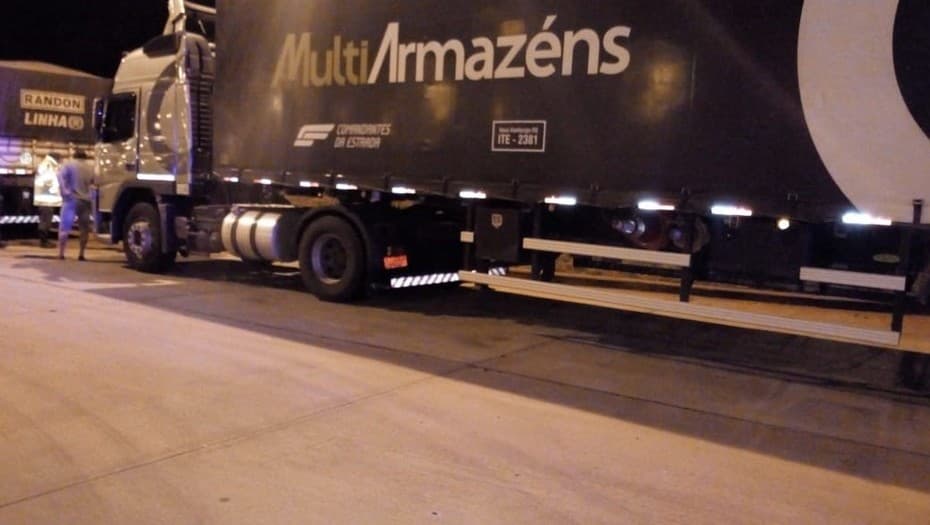 Un camionero anduvo casi 40 km con el cadáver de un motociclista enganchado en el paragolpes trasero