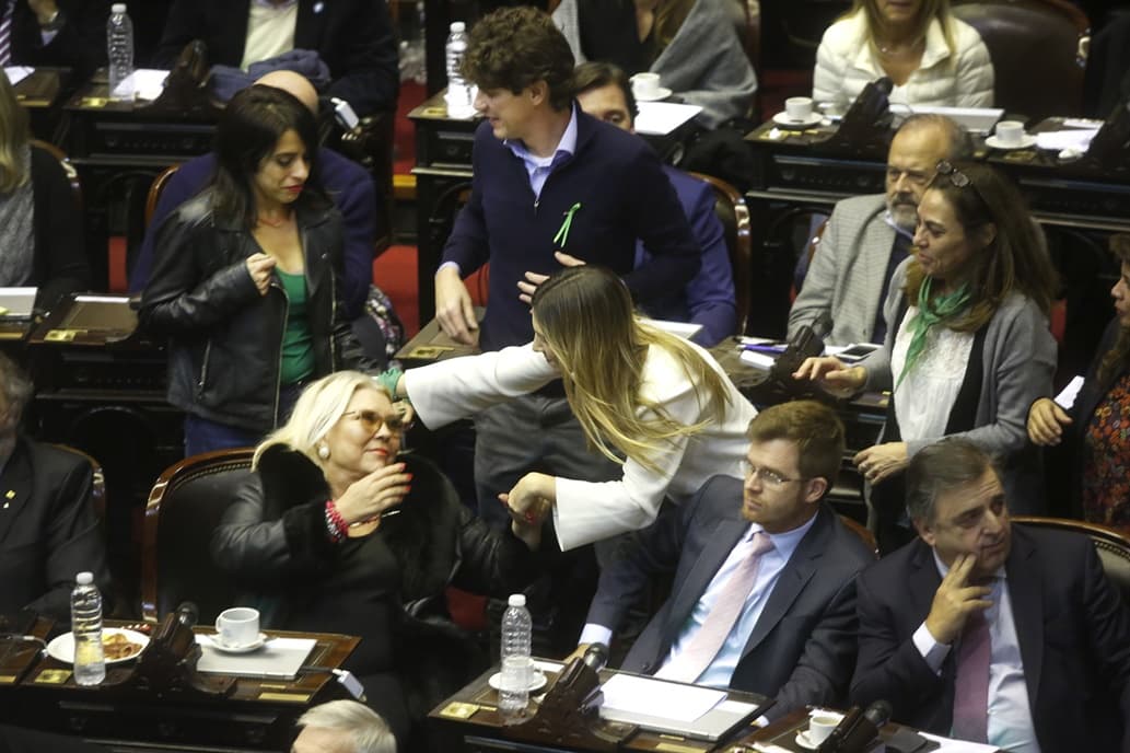 Al borde del llanto, Silvia Lospennato cerró con un discurso que conmovió a todos los bloques