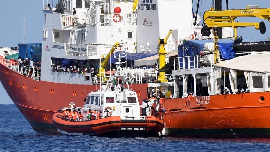 Italia agrava la crisis de los refugiados e impide entrar a puerto a dos buques humanitarios con bandera holandesa
