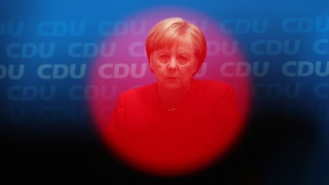 Angela Merkel fue amenazada por su ministro del Interior